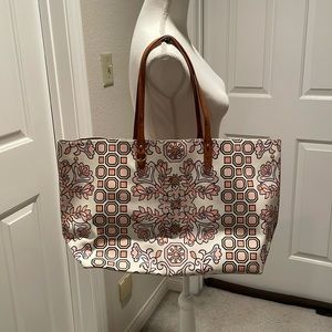 Tory Burch handbag - can stay open or snapped in on both sides